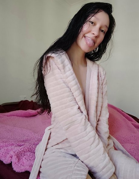 badviolets erotic model pic