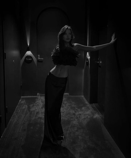 Holly Mueller erotic model galleries