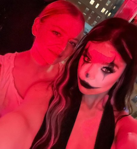 eating onlyfans sexy xxx image