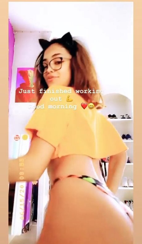 Thaliasosassy sex model galleries