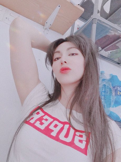 Kouryam model porn pic