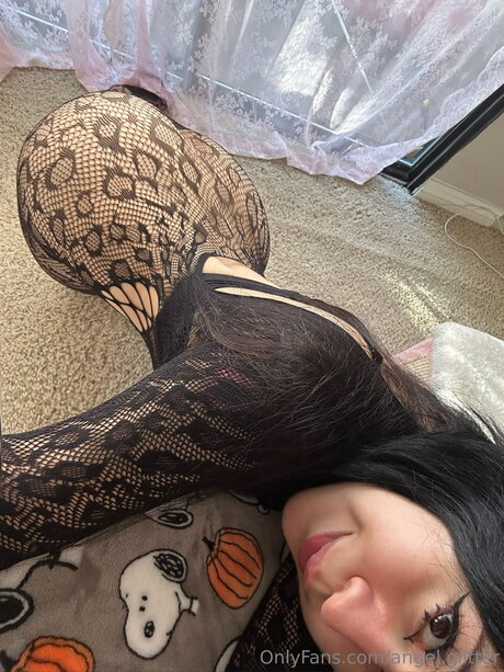 Angel Glitter pretty model photo