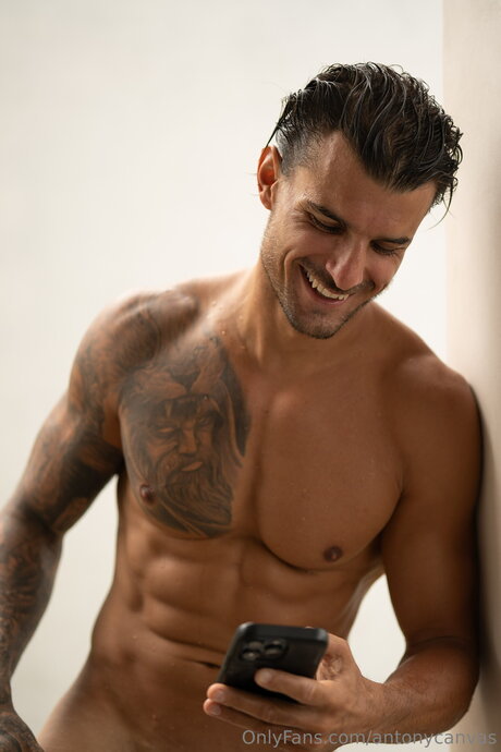 Antonycanvas adult model image