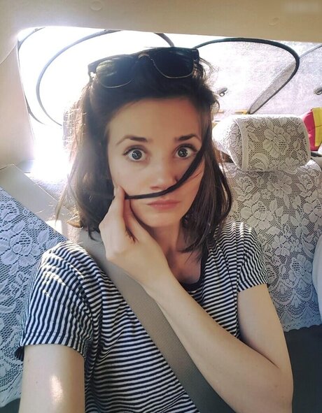 Joyce Ilg model image