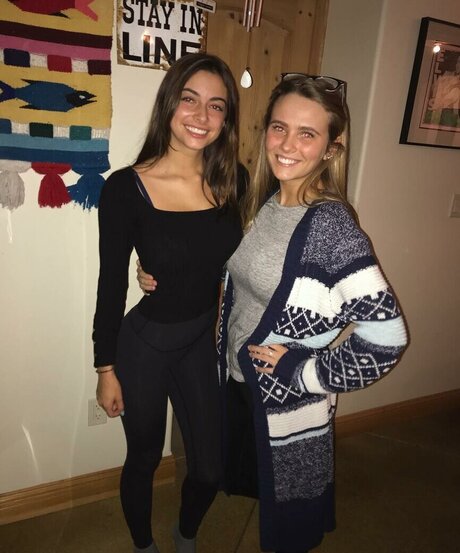 Cjsimon1 model free image