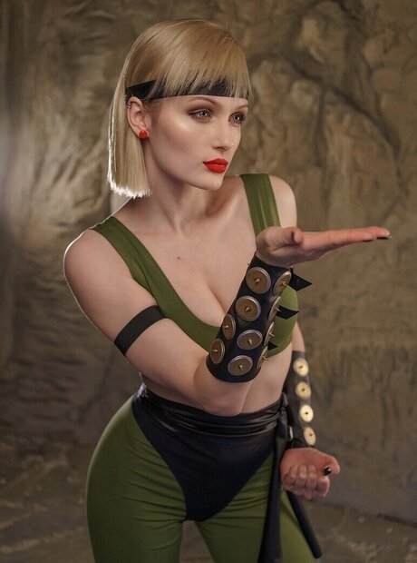 Mortal Kombat Erotic Cosplay model naked archive