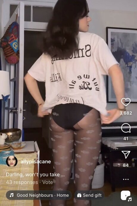 AllyAnnaMaria sexy star pictures