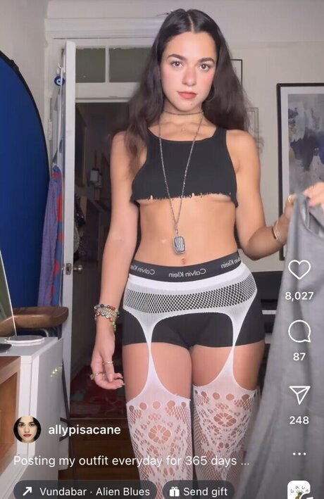 AllyAnnaMaria pretty pornstar photos