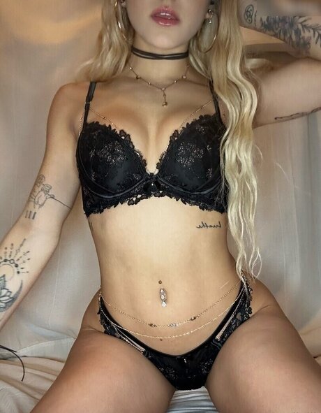 nadiniii model sex picture