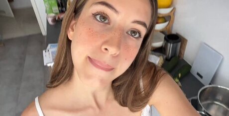 Yonca nice actress images