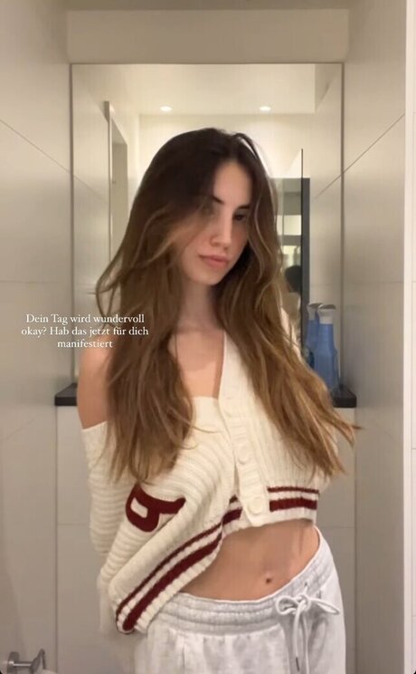 Yonca pornstar nude photos