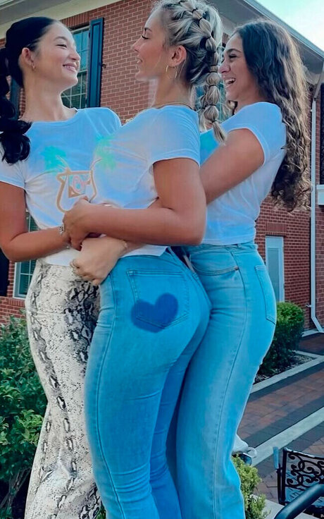 big tits nerd onlyfans art nude picture