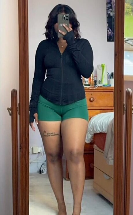 senoritasara xxx star pics