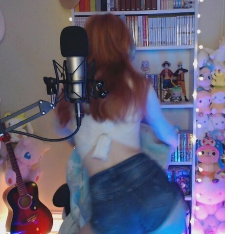 Skymi chan model sexy pic