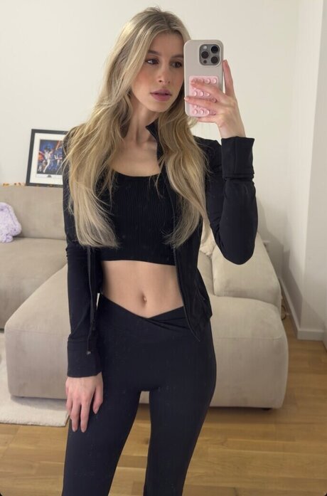 quitelola porn actress photo