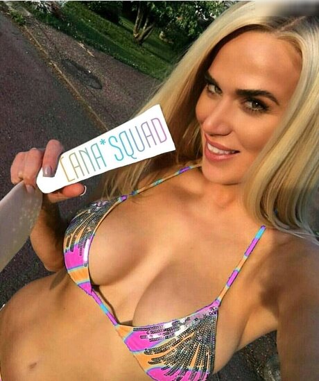 CJ Perry aka Lana pretty star img