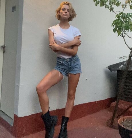 pool fuck onlyfans beautiful xxx pic