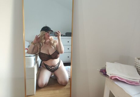 arab muscle onlyfans art naked picture