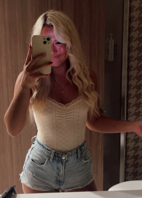 Lillian Evans pornstar nudes archive