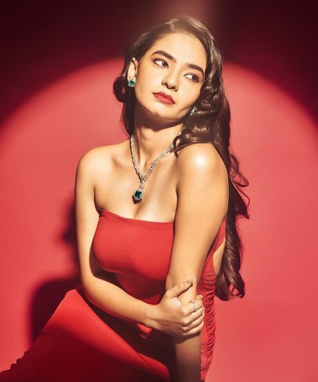 Anushka Sen perfect star pics