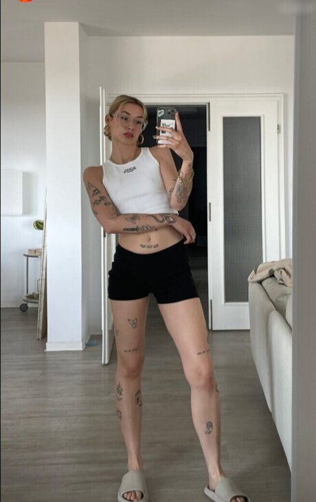 white pussy onlyfans top img