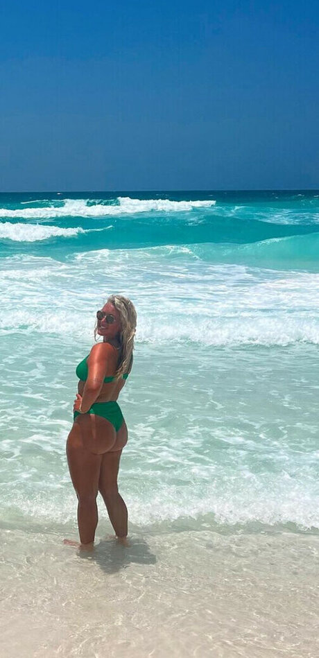 bang onlyfans hot porn image