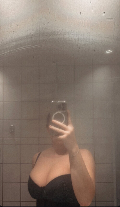 Janakristinah model beautiful pictures