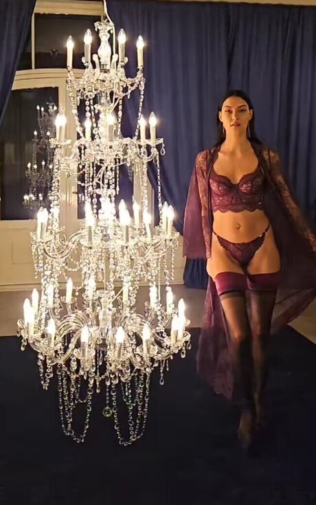 Rebecca Mir beautiful actress picture