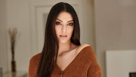 Rebecca Mir model exclusive photos