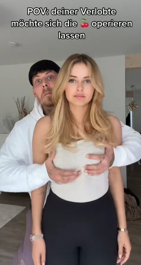 busty mom onlyfans sexy nudes photos