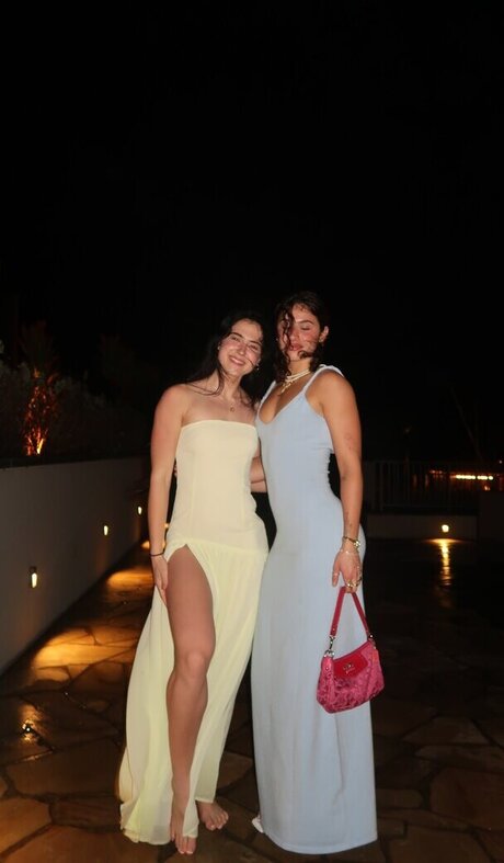 Thelatgirl star photo