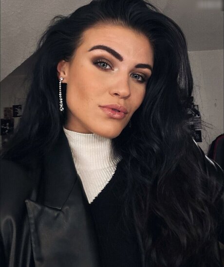 Vanessa Bartsch nude actress image