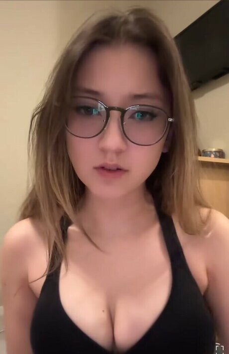 Jillynozomi sexy actress galleries