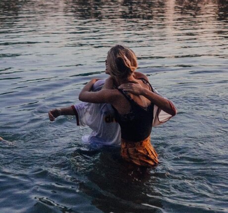 Lisa und Lena star pornographic picture