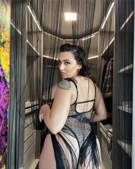 Vitamina bi pornographic model pictures