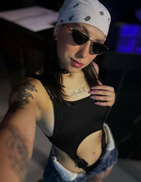 LupeHikari art model archive