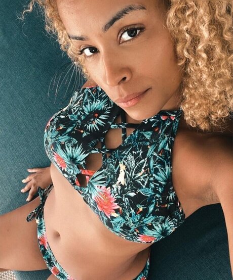 Diana Schneider exclusive star img