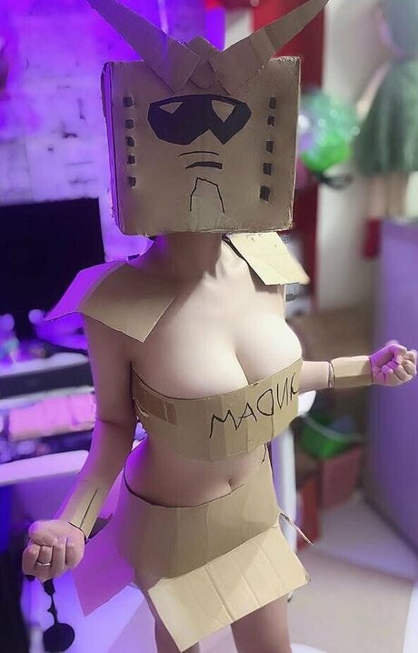 Wynh Baby model pornographic pics