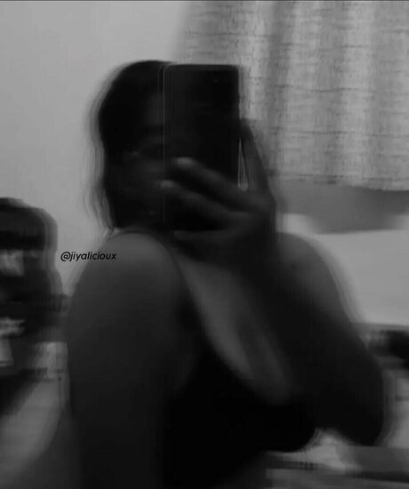 Jiyalicioux free model image