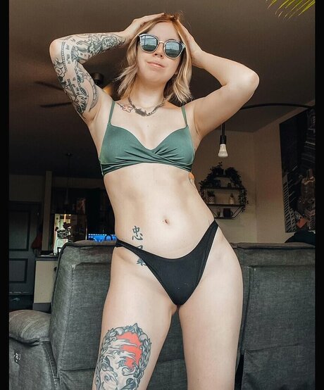 Nyybeats model pornographic galleries