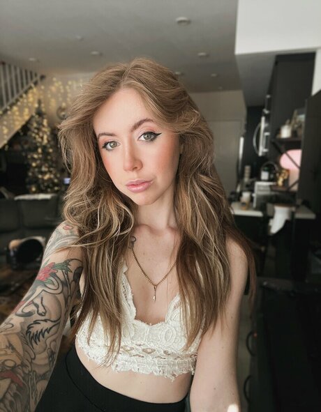 Nyybeats model adult photos