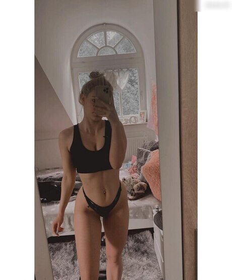 nude onlyfans pornographic pictures