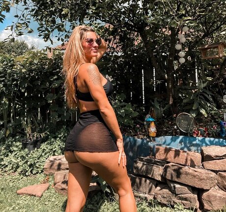 Ashley Kowalcyk model hot pic