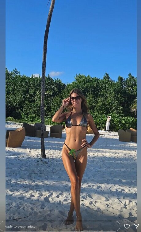 asian brunette onlyfans free img