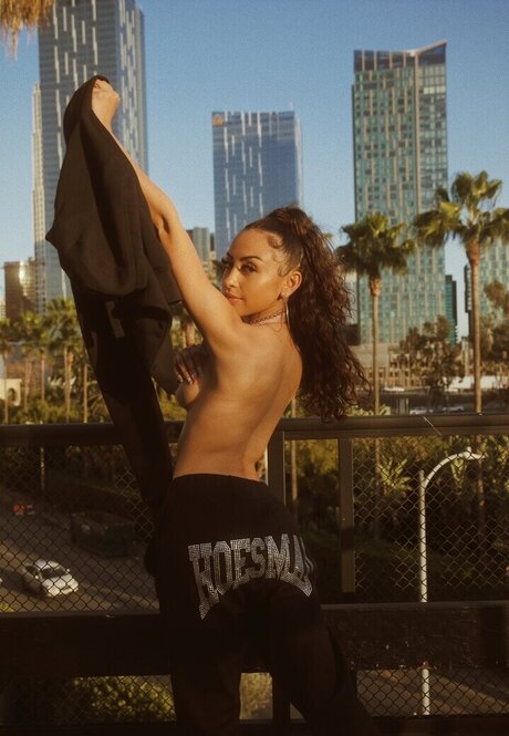 Korina Maiyaa art star pictures