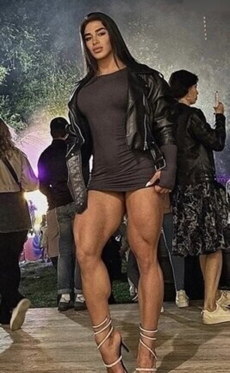 Daria Pluzhnikova sexy star photo