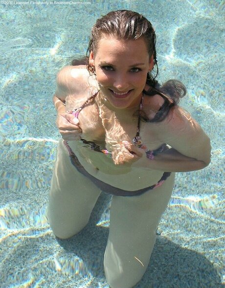 eating onlyfans sexy naked pictures