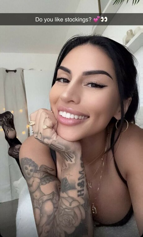 Breezy Foxx nude star photo