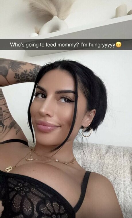 Breezy Foxx model hd photos