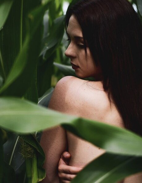 Hnnhofficial hot actress photo